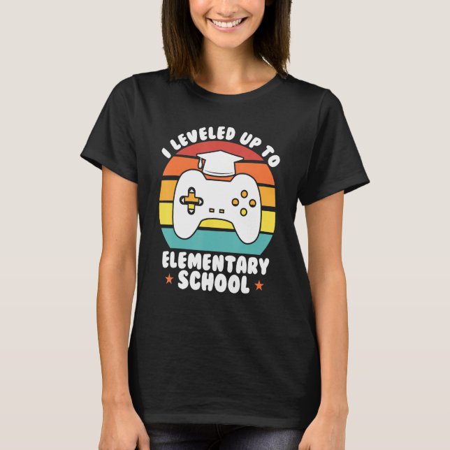 T-shirt I leveled up to elementary school graduate (Devant)