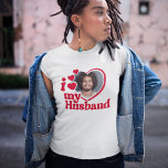 T-shirt I Love My Husband Heart Photo<br><div class="desc">Vous recherchez un cadeau unique et romantique ? Regardez pas plus loin que cette coutume I Love My Husband chemise photo! Téléchargez simplement une photo de vous-même, et Zazzle l'imprimera sur une chemise pour vous. Cette chemise est parfaite pour les anniversaires, la Saint-Valentin ou toute autre occasion spéciale. Commandez les...</div>