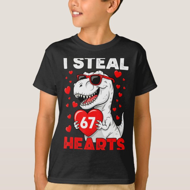 T-shirt I Steal 67 Hearts Funny 67 Valentine Dinosaur Men  (Devant)