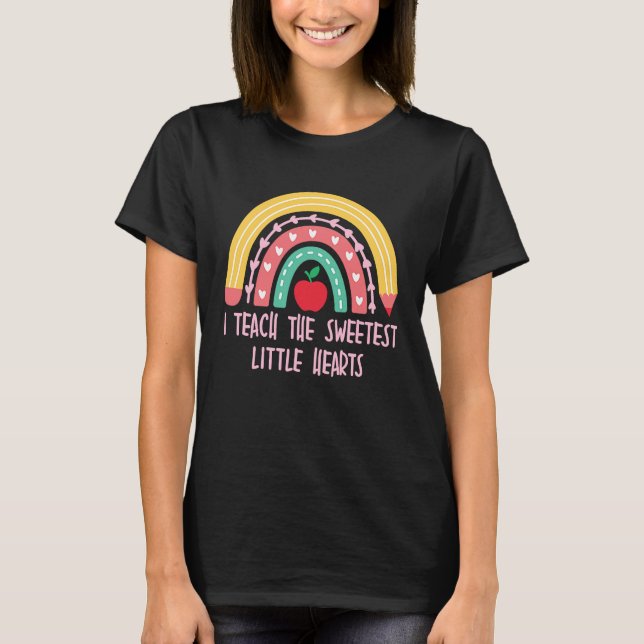 T-shirt I Teach The Sweetest Hearts Rainbow Teacher Valent (Devant)