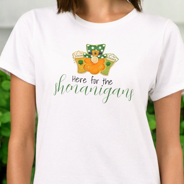 T-shirt Ici pour le St patrick des Shenanigans Leprechaun (Créateur téléchargé)
