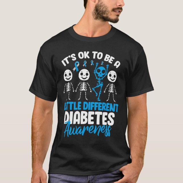 T-shirt Il est acceptable d'être un peu différent des spéc (Devant)
