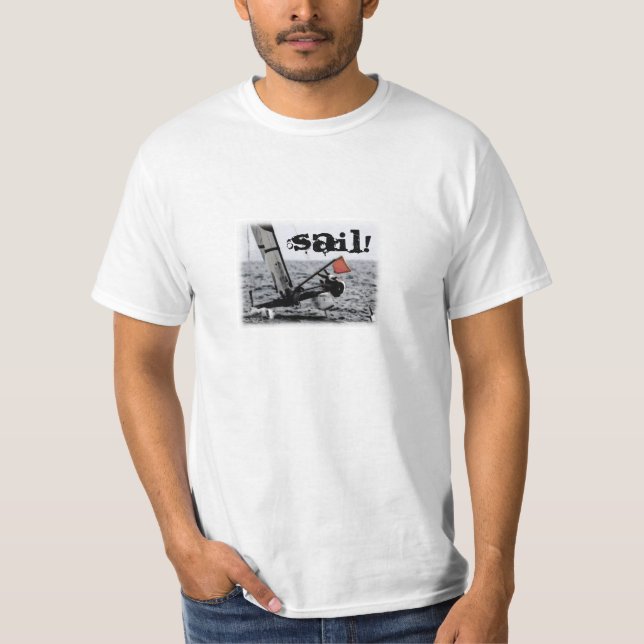 T-shirt Image de catamaran de navigation de concurrence (Devant)