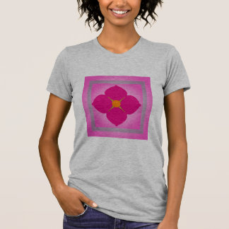 T-shirt Image dégradé rose et gris avec fleur encadrée T-