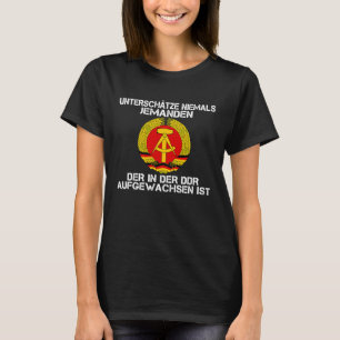 T-shirt Impression au verso Ne sous-estimez jamais un viei