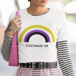 T-shirt Indicateur de fierté non binaire arc-en-ciel non b<br><div class="desc">Les couleurs non binaires du jaune,  du blanc,  du violet et du noir créent un arc-en-ciel cool sur ce t-shirt non binaire personnalisé. Ils sont fiers d'un ami non binaire de la communauté des genderqueer qui est fluide du genre.</div>