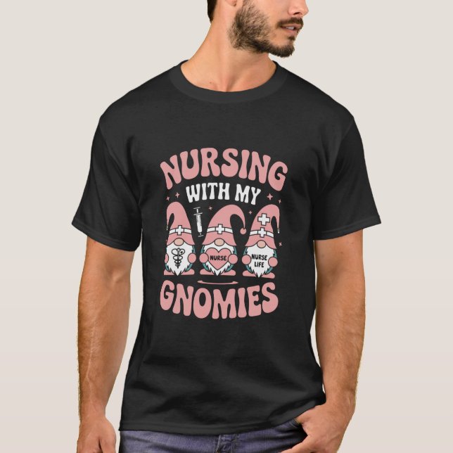 T-shirt Infirmière avec mes Gnomies Infirmière Gnome Vie V (Devant)