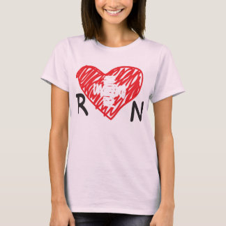 T-shirt Infirmière avec un coeur