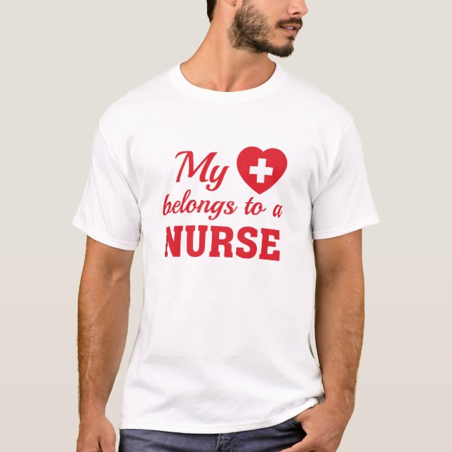 T-shirt Infirmière Coeur Appartient (Devant)