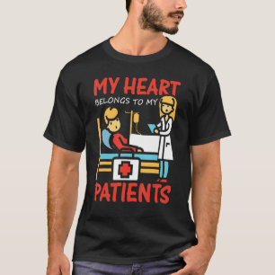 T-shirt Infirmière graphique Vêtements Mon coeur appartien