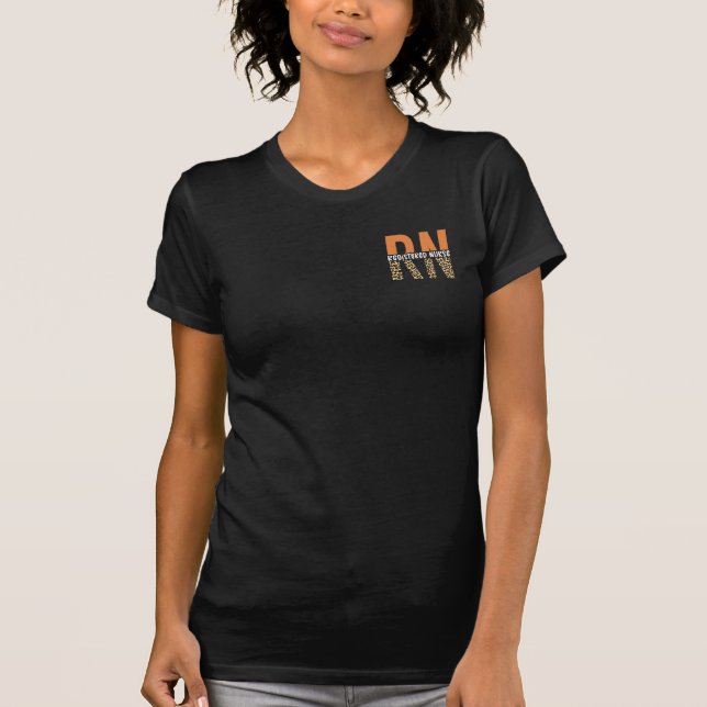 T-shirt Infirmière inscrite à la RN Typographie du léopard (Devant)