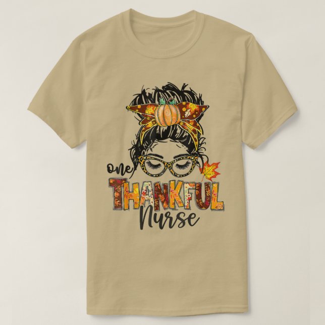T-shirt Infirmière Messy Bun Cheveux Une Infirmière Merci  (Design devant)