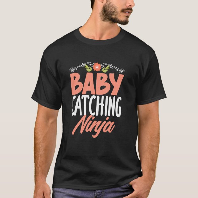 T-shirt Infirmière ninja de capture de bébé travail et acc (Devant)