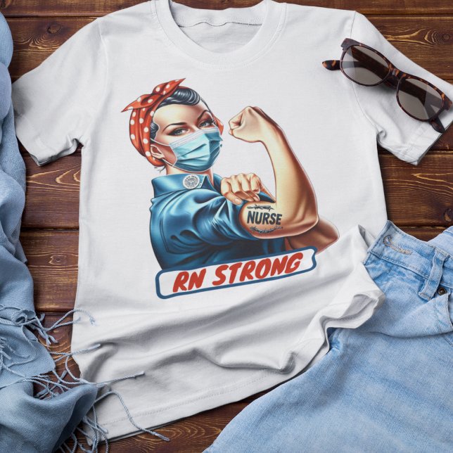 T-shirt Infirmière Retro Badass | Cadeaux pour infirmières (Créateur téléchargé)
