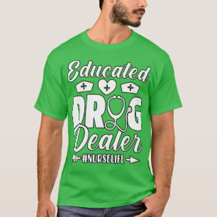 T-shirt Infirmière spécialisée dans la vente de médicament