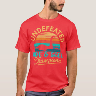 T-shirt Invaincu Cacher et Rechercher le champion Loch Nes