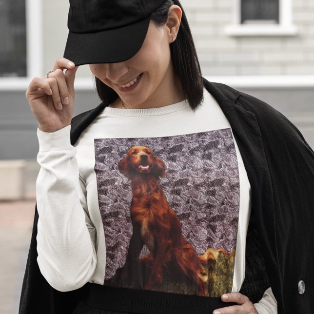 T-shirt irlandais Setter and Patterned Concrete Wa (Irish Setter and Patterned Concrete Wall T-shirt)