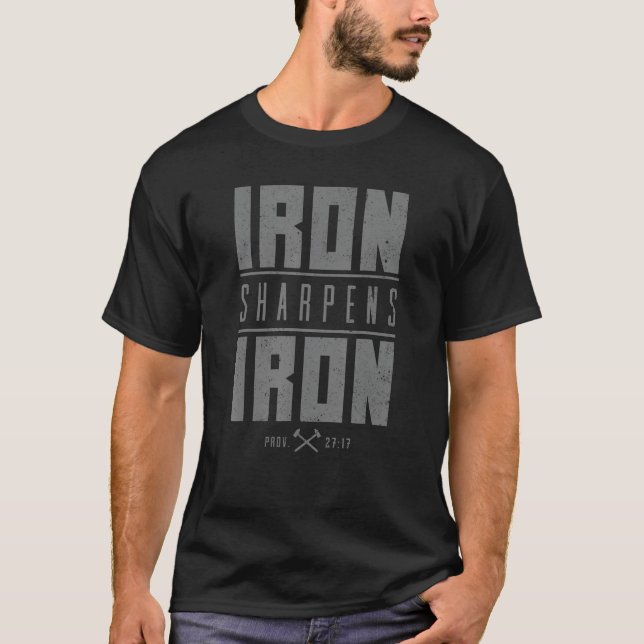 T-shirt Iron Sharpens Fer Christian Hommes Bible Écriture  (Devant)
