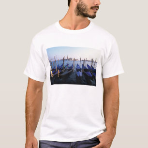 T-shirt Italie, Vénétie, Venise, Rangée de gondoles et San