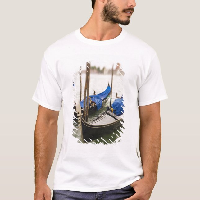 T-shirt Italie, Venise, Focus sélectif de la Gondola (Devant)