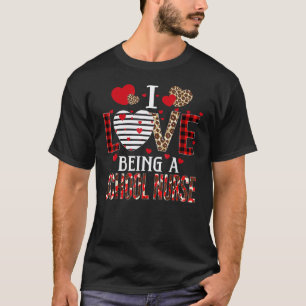 T-shirt J'adore être une infirmière scolaire cœurs à carre
