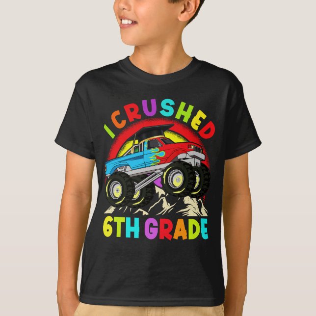 T-shirt J'ai broyé 6e année Monster Truck Graduation Cap (Devant)