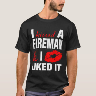 T-shirt J'Ai Embrassé Une Ami Amoureuse D'Un Pompier