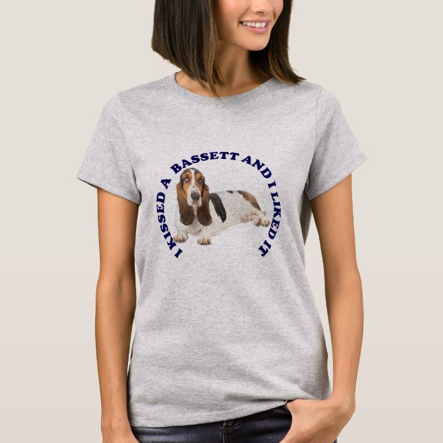 T-shirt J'ai embrassé une Bassett Hound (Devant)