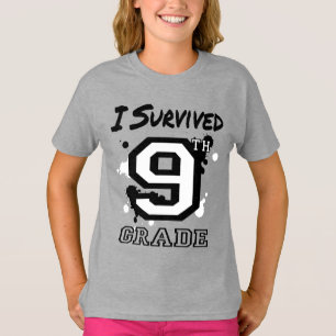 T-shirt J'ai survécu aux filles de 9e année