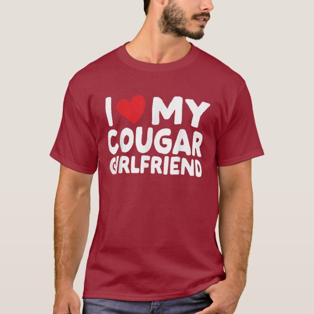 T-shirt J'Aime Mon Cougar Girlfriend Funny Boyfriend (Devant)