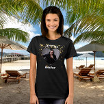 T-shirt J'aime mon petit ami nom de la photo<br><div class="desc">Ajoutez un nom et une photo dans le cadre en forme de coeur. Avec des coeurs dorés comme décor.</div>