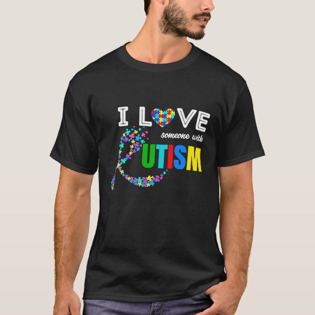 T-shirt J'aime quelqu'un avec l'autisme (Devant)