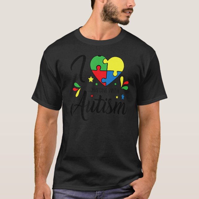 T-shirt J'Aime Quelqu'Un Avec Un Costume De Sensibilisatio (Devant)