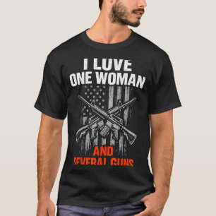 T-shirt J'aime une femme plusieurs armes à feu homme drôle