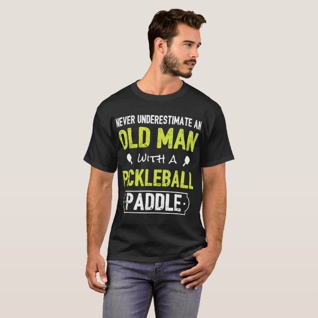 T-shirt jamais undertimate un vieil homme avec une (Devant entier)