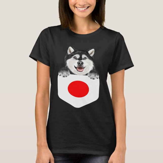 T-shirt Japan Flag Alaskan Malamute Dog In Pocket (Devant)