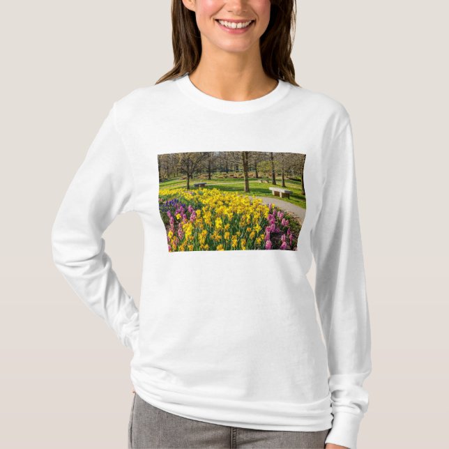T-shirt Jardin de fleurs de saison printanière (Devant)
