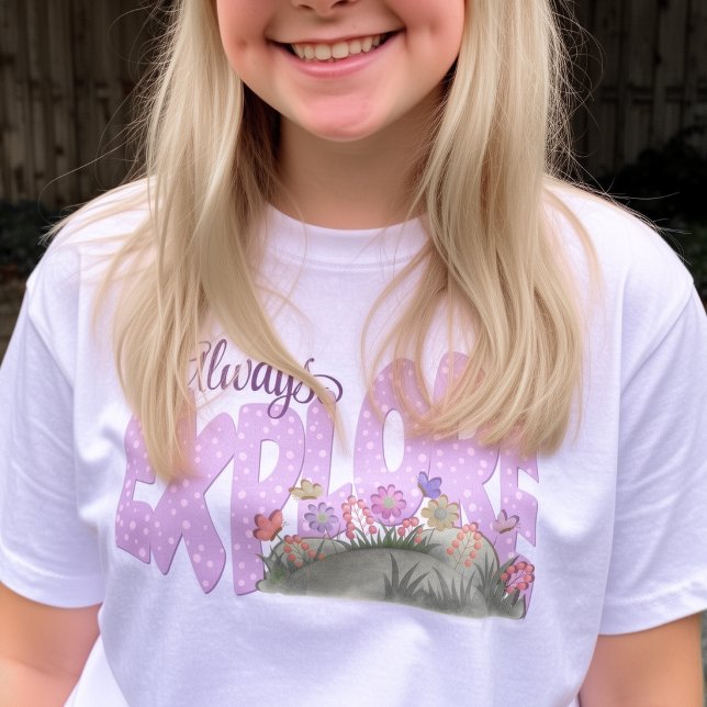 T-shirt Jardin Fantaisiste Violet Doux à Explorer (If you’re all about adventure, this tee says it loud, bright, bold, and totally hand‑drawn for you.)