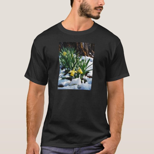 T-shirt Jaune Daffodils fleurs dans la neige (Devant)