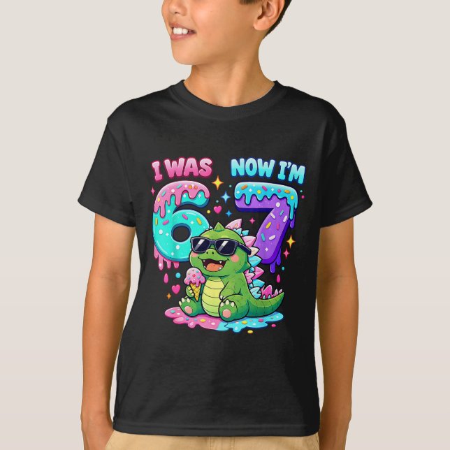 T-shirt J'avais 6 ans j'ai 7 ans anniversaire 67 mème kaij (Devant)