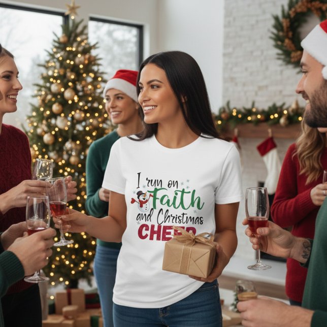 T-shirt Je cours sur la foi et Noël Joyeux Festif (I Run On Faith and Christmas Cheer Festive T-Shirt)