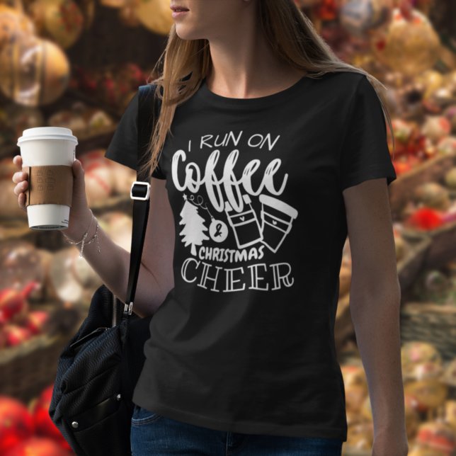 T-shirt Je cours sur le café et Noël Cheval blanc Script (Créateur téléchargé)