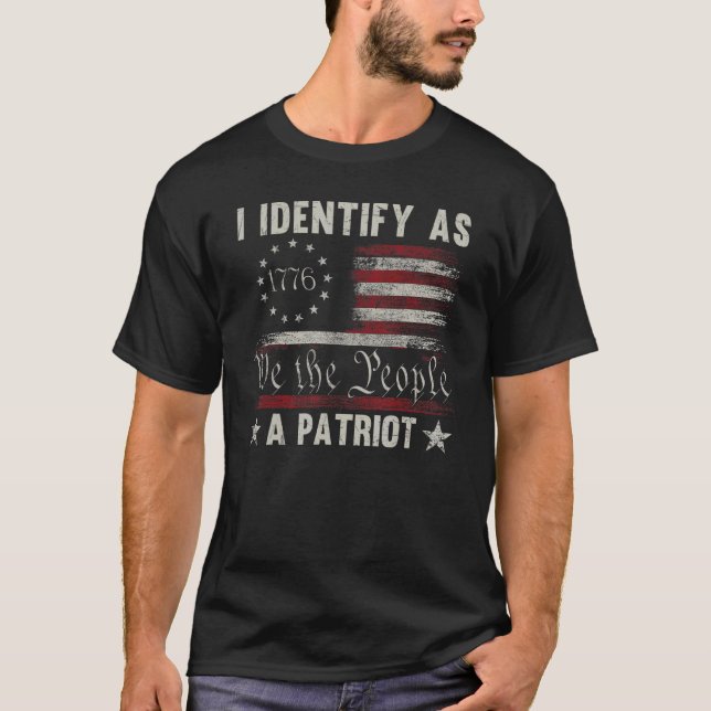 T-shirt Je M'Identifie Comme Un Patriote Américain Drapeau (Devant)