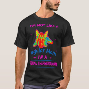 T-shirt Je Ne Suis Pas Comme Une Maman Régulière Je Suis U