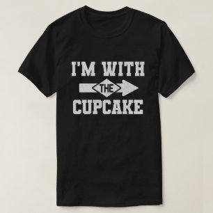 T-shirt Je suis avec le costume d'Halloween de Cupcake