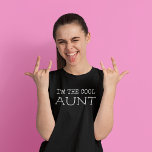 T-shirt Je suis la tante COOL<br><div class="desc">Ce t-shirt "I’m the Cool Aunt" fait un grand cadeau aux enfants pour leur tante amusante. C’est aussi une excellente façon d’annoncer que vous êtes enceinte. Donner cette chemise drôle est une façon amusante de faire la grande faire-part à votre soeur que vous attendez un bébé et elle va être...</div>