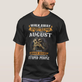 T-shirt Je suis un vieil homme grincheux Je suis né à Augu