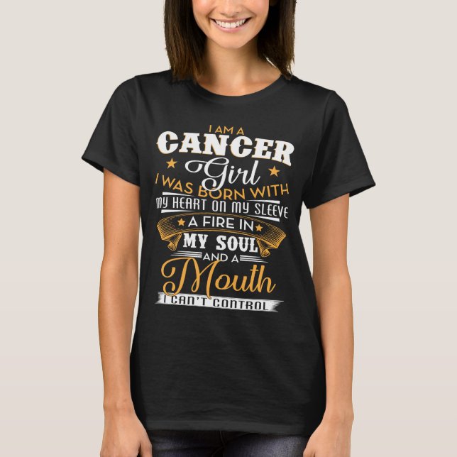 T-shirt Je Suis Une Cancer Girl. Symbole du cancer Zodiaqu (Devant)