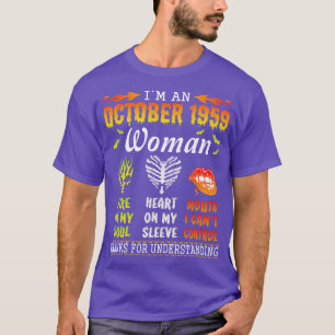 T-shirt Je Suis Une Femme D'Octobre 1959 Qui Tire Dans Mon