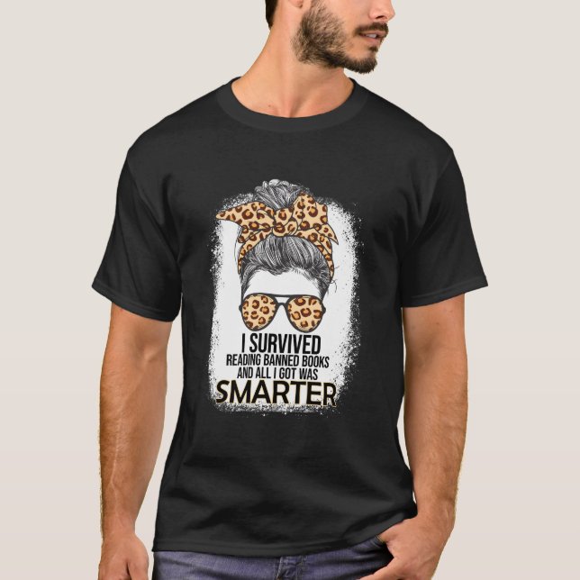 T-shirt Je Survivre à la Lecture de Livres Interdits Book  (Devant)